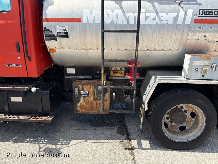 image for item EV6156 2000 Sterling L7500 oil distributor truck