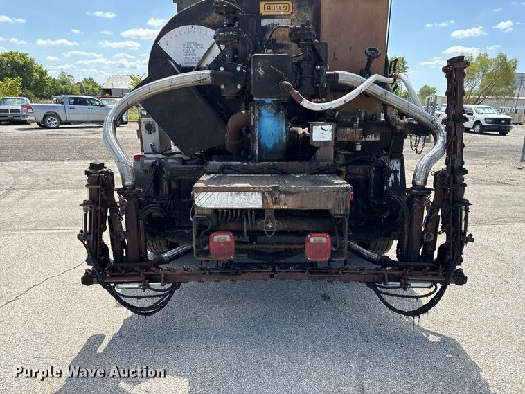 image for item EV6156 2000 Sterling L7500 oil distributor truck