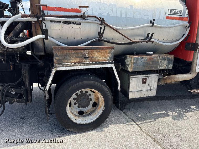 image for item EV6156 2000 Sterling L7500 oil distributor truck
