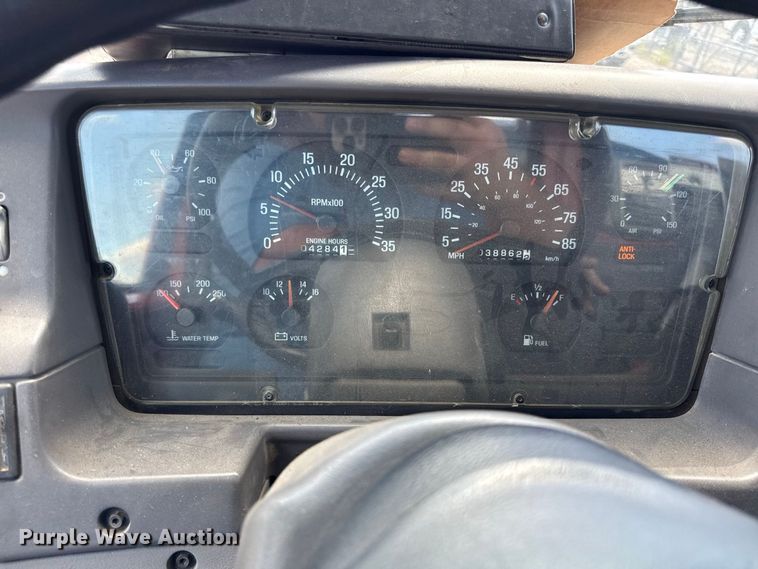 image for item EV6156 2000 Sterling L7500 oil distributor truck