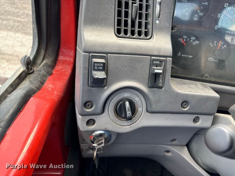 image for item EV6156 2000 Sterling L7500 oil distributor truck
