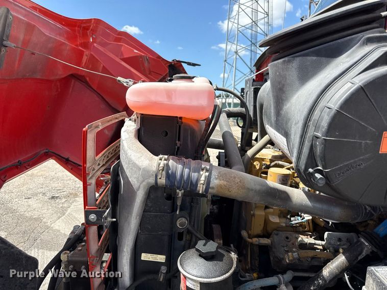 image for item EV6156 2000 Sterling L7500 oil distributor truck