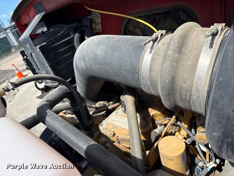 image for item EV6156 2000 Sterling L7500 oil distributor truck