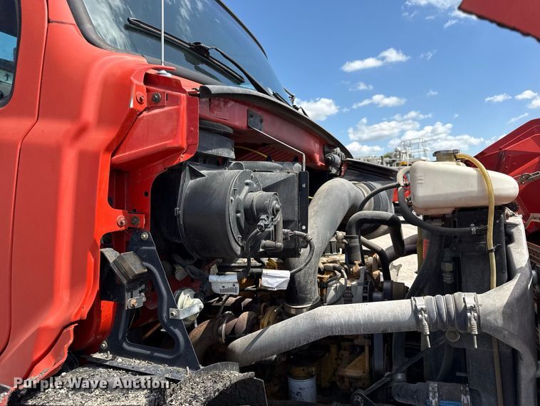 image for item EV6156 2000 Sterling L7500 oil distributor truck