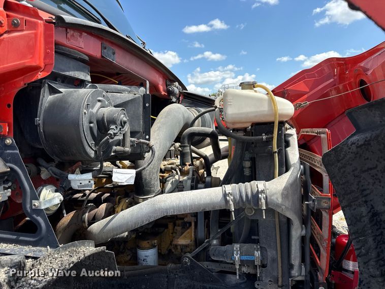 image for item EV6156 2000 Sterling L7500 oil distributor truck