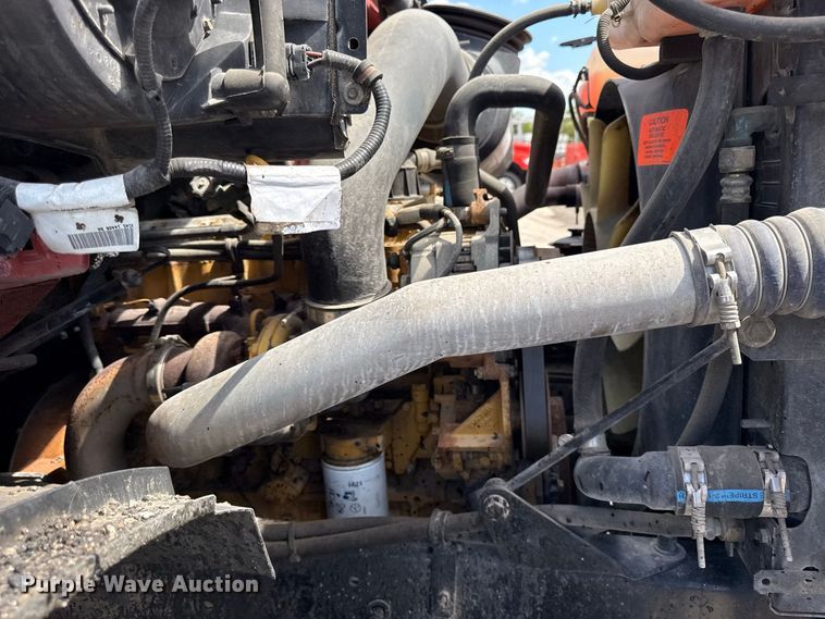 image for item EV6156 2000 Sterling L7500 oil distributor truck