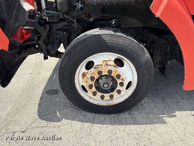 image for item EV6156 2000 Sterling L7500 oil distributor truck