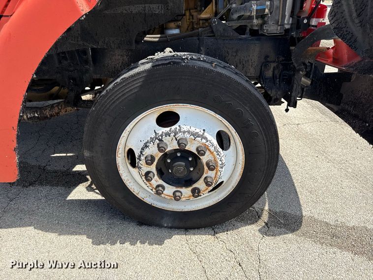 image for item EV6156 2000 Sterling L7500 oil distributor truck