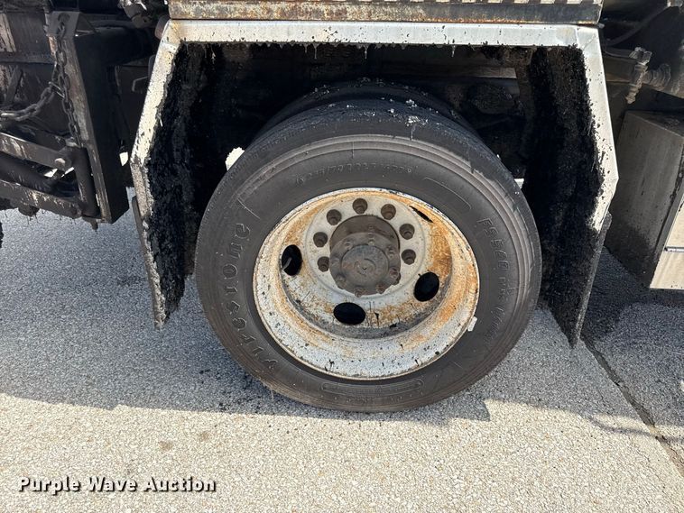 image for item EV6156 2000 Sterling L7500 oil distributor truck