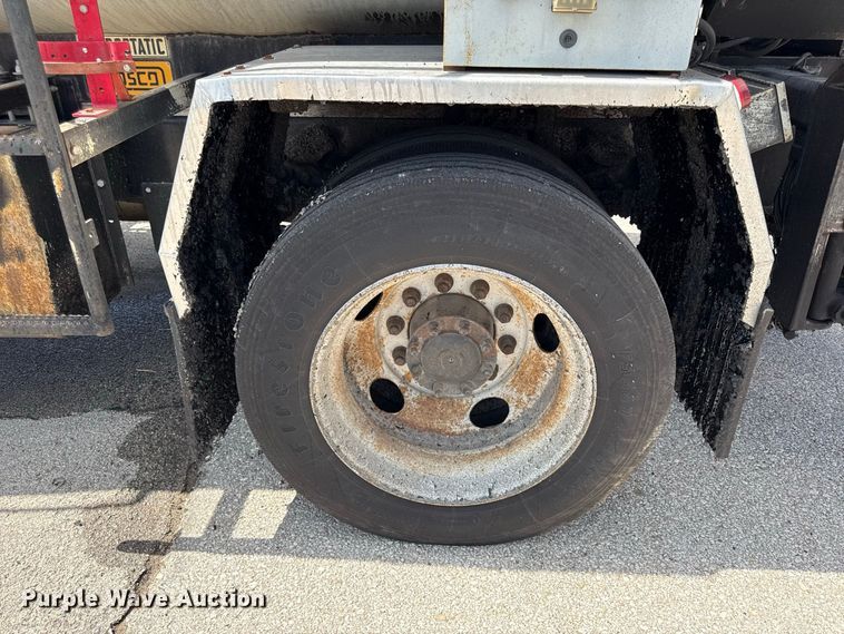 image for item EV6156 2000 Sterling L7500 oil distributor truck