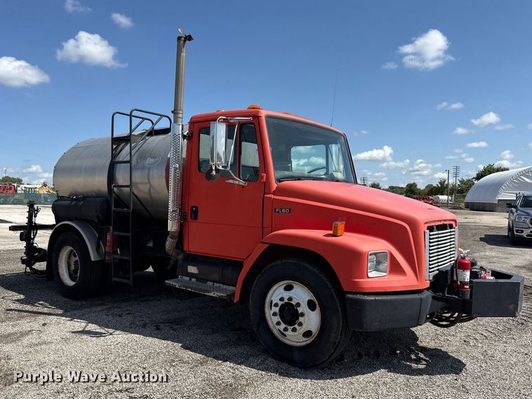 image for item EV6157 2002 Freightliner FL60 oil distributor truck