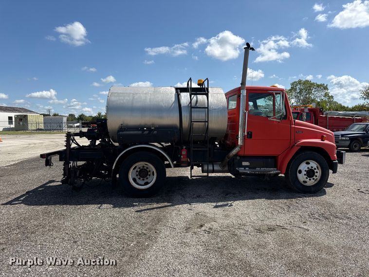image for item EV6157 2002 Freightliner FL60 oil distributor truck