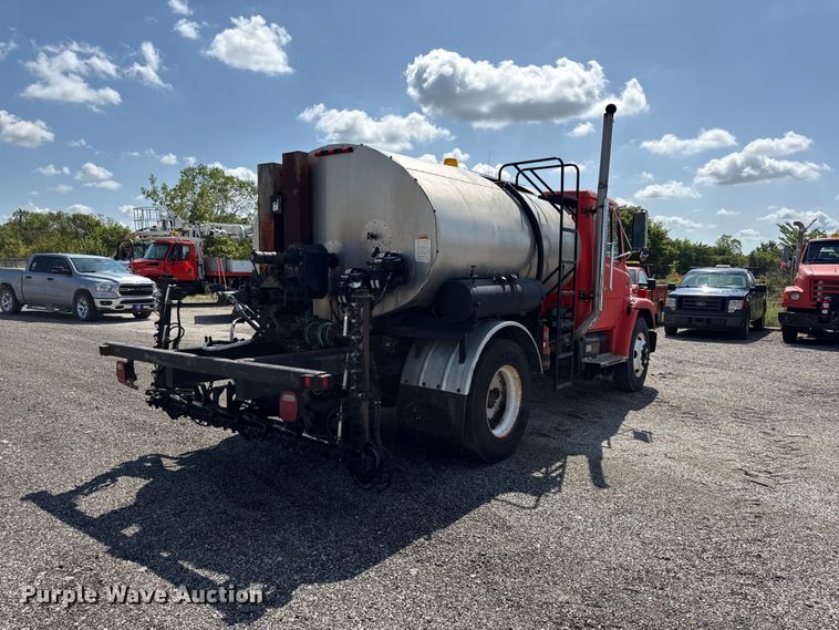 image for item EV6157 2002 Freightliner FL60 oil distributor truck