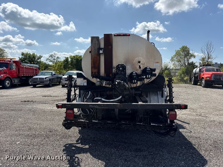 image for item EV6157 2002 Freightliner FL60 oil distributor truck