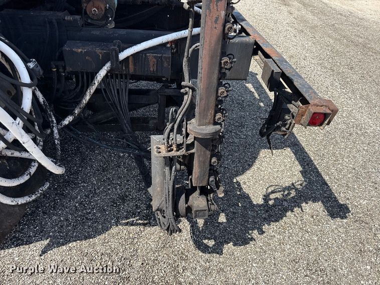 image for item EV6157 2002 Freightliner FL60 oil distributor truck