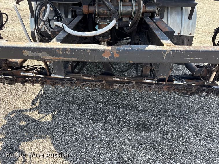 image for item EV6157 2002 Freightliner FL60 oil distributor truck