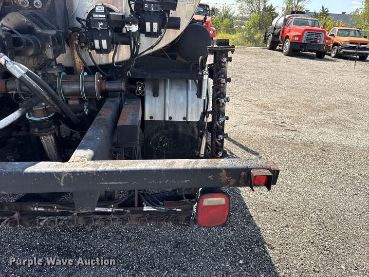image for item EV6157 2002 Freightliner FL60 oil distributor truck