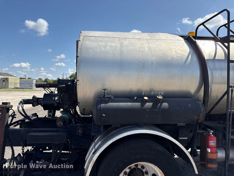image for item EV6157 2002 Freightliner FL60 oil distributor truck
