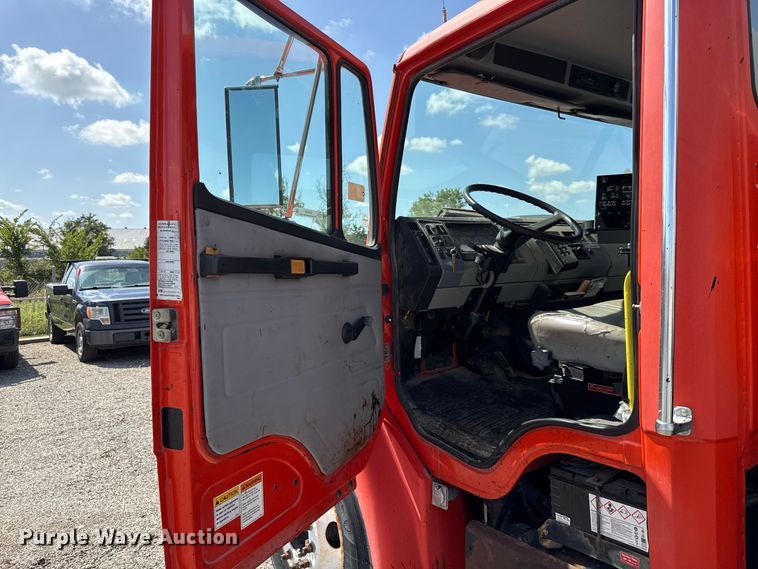 image for item EV6157 2002 Freightliner FL60 oil distributor truck