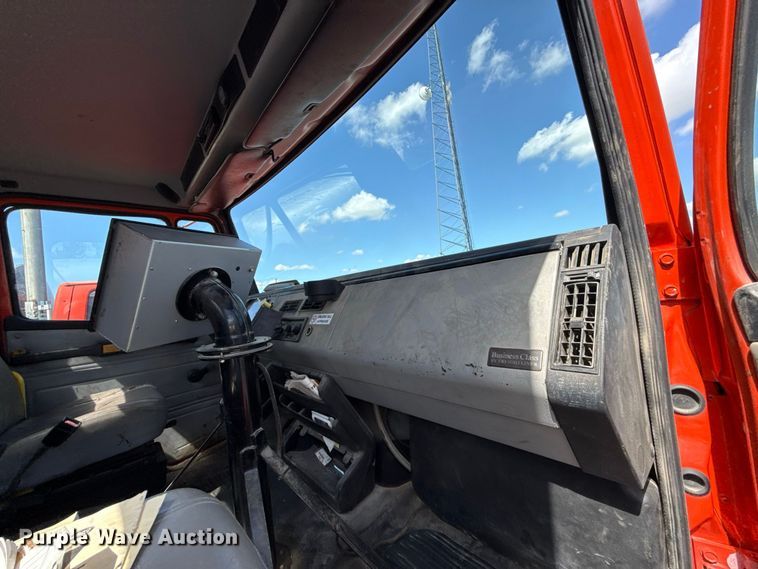 image for item EV6157 2002 Freightliner FL60 oil distributor truck