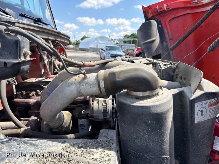 image for item EV6157 2002 Freightliner FL60 oil distributor truck