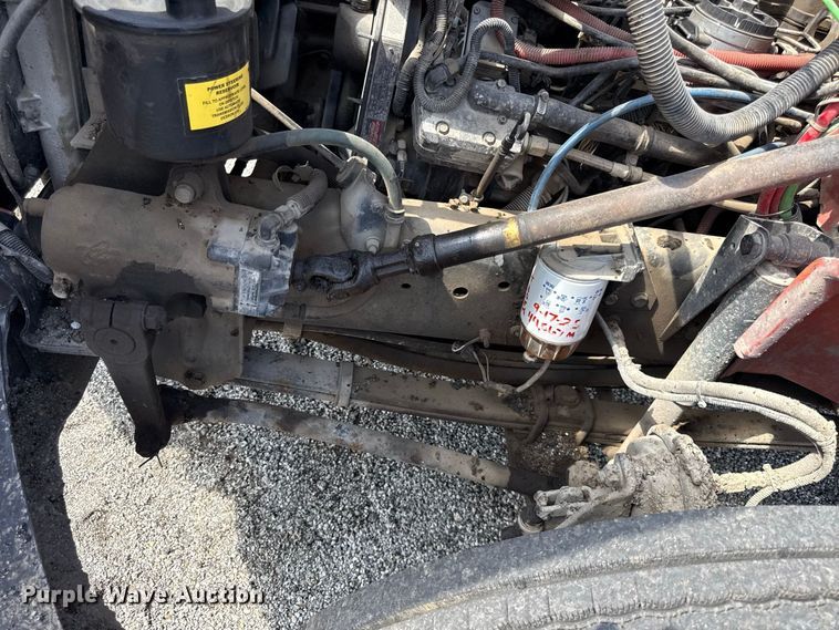 image for item EV6157 2002 Freightliner FL60 oil distributor truck