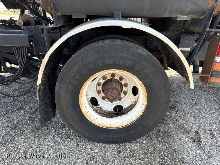 image for item EV6157 2002 Freightliner FL60 oil distributor truck
