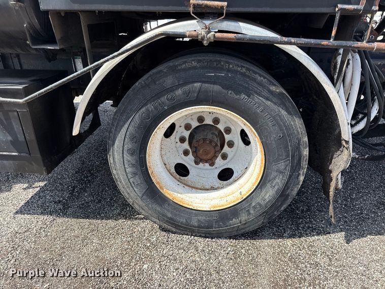 image for item EV6157 2002 Freightliner FL60 oil distributor truck