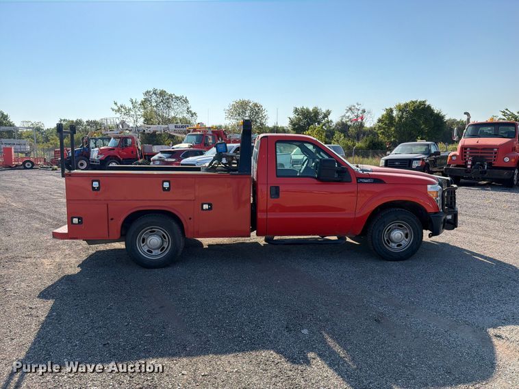 image for item EV6159 2016 Ford F250 Super Duty utility bed pickup truck