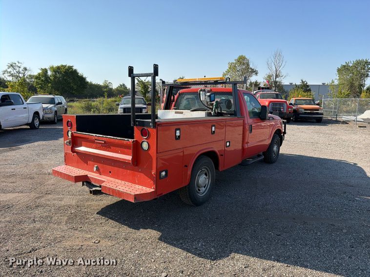 image for item EV6159 2016 Ford F250 Super Duty utility bed pickup truck