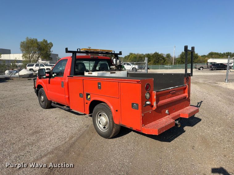 image for item EV6159 2016 Ford F250 Super Duty utility bed pickup truck