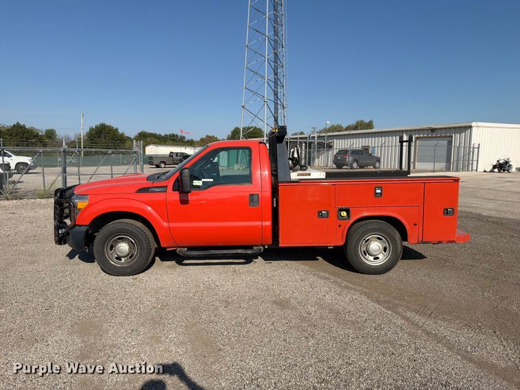 image for item EV6159 2016 Ford F250 Super Duty utility bed pickup truck