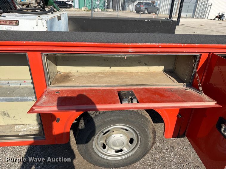 image for item EV6159 2016 Ford F250 Super Duty utility bed pickup truck