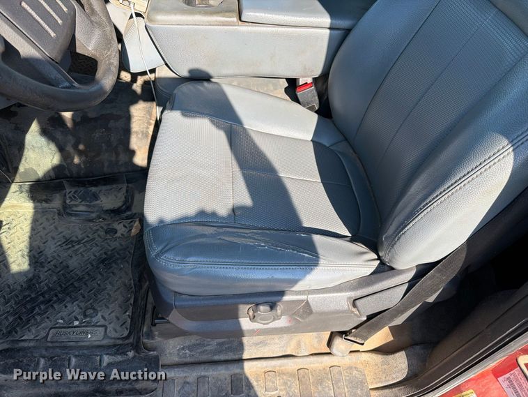 image for item EV6159 2016 Ford F250 Super Duty utility bed pickup truck