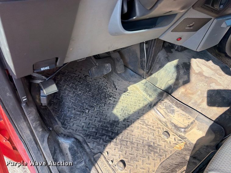 image for item EV6159 2016 Ford F250 Super Duty utility bed pickup truck