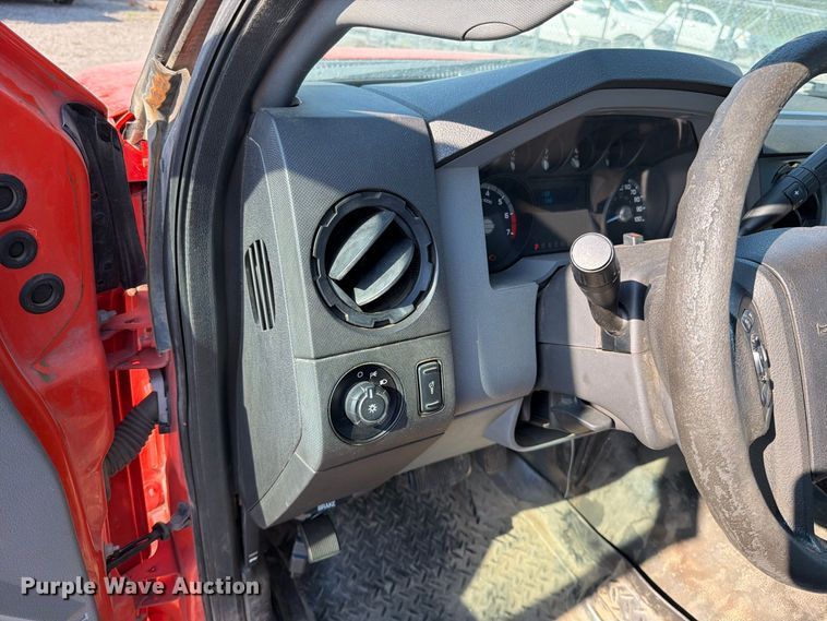 image for item EV6159 2016 Ford F250 Super Duty utility bed pickup truck