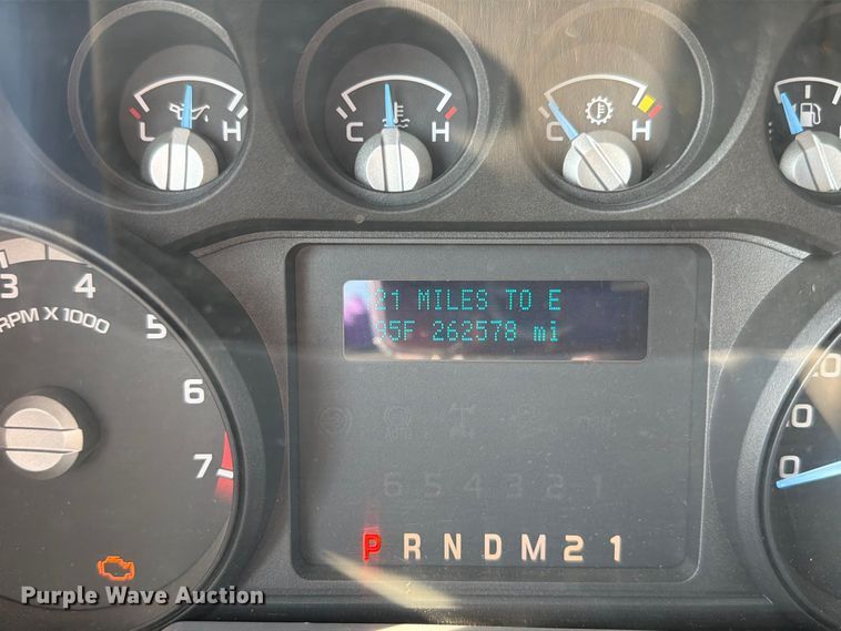image for item EV6159 2016 Ford F250 Super Duty utility bed pickup truck