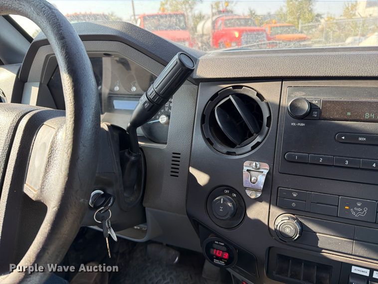 image for item EV6159 2016 Ford F250 Super Duty utility bed pickup truck