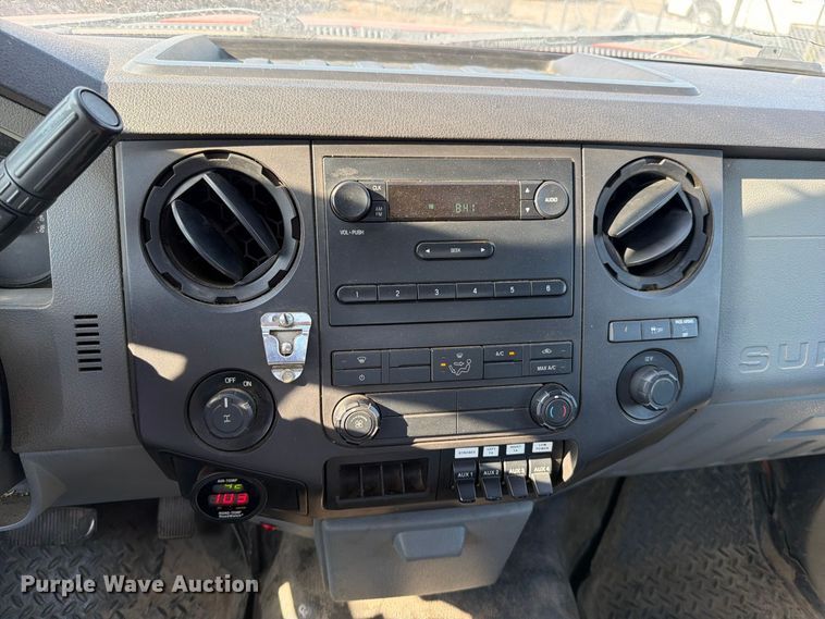 image for item EV6159 2016 Ford F250 Super Duty utility bed pickup truck