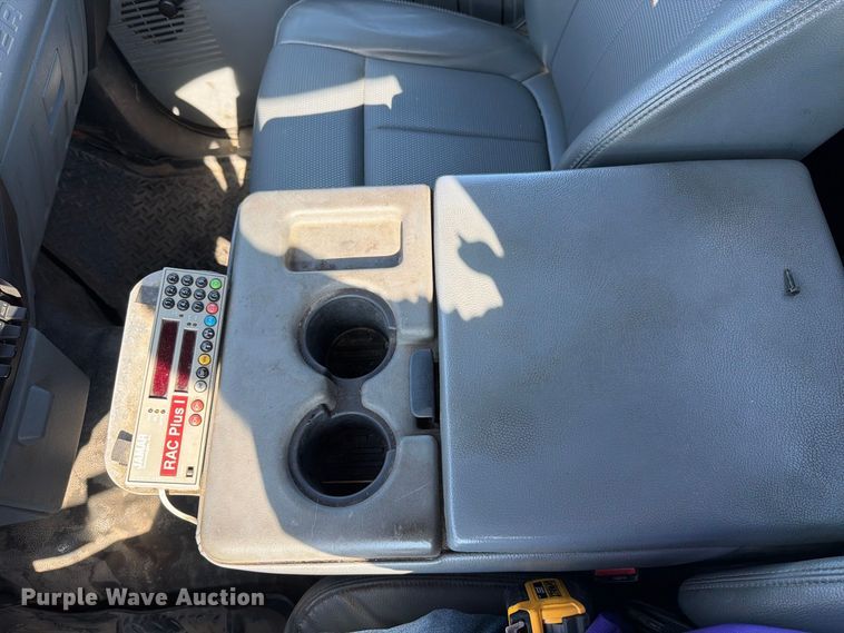 image for item EV6159 2016 Ford F250 Super Duty utility bed pickup truck