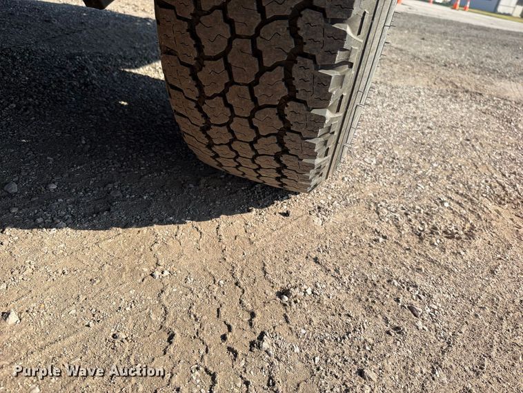 image for item EV6159 2016 Ford F250 Super Duty utility bed pickup truck