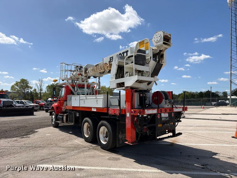 image for item EV6160 2006 International WorkStar 7400 digger derrick truck