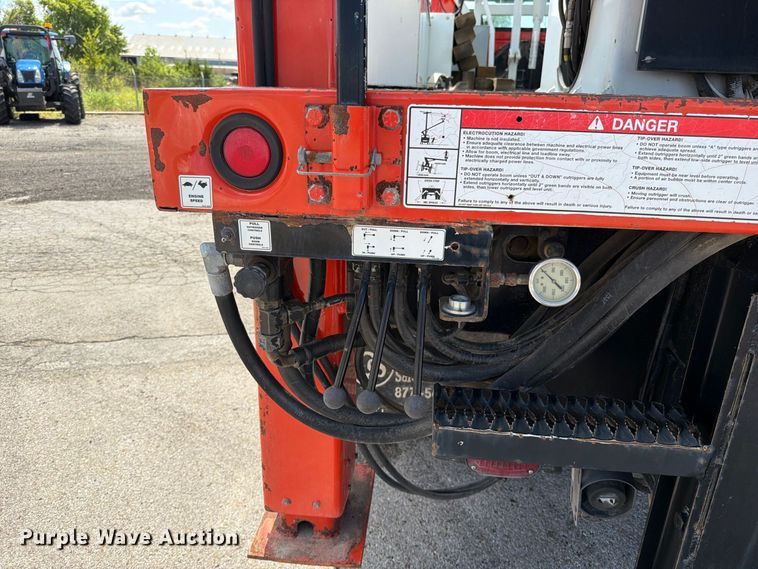 image for item EV6160 2006 International WorkStar 7400 digger derrick truck