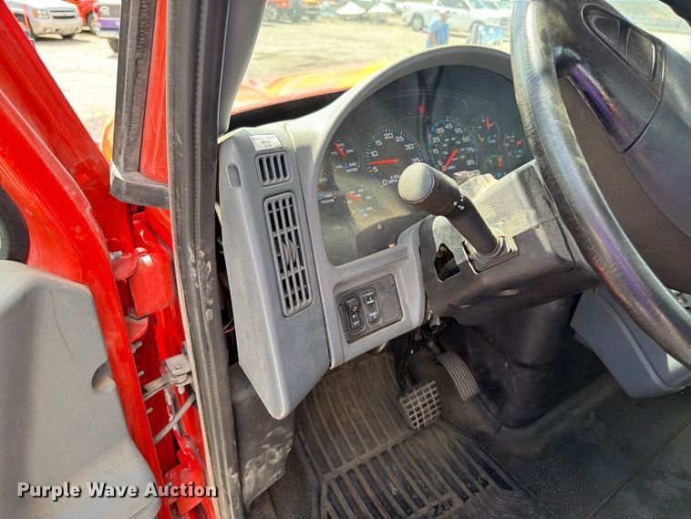 image for item EV6160 2006 International WorkStar 7400 digger derrick truck