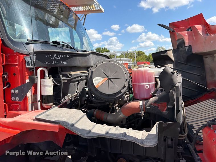 image for item EV6160 2006 International WorkStar 7400 digger derrick truck