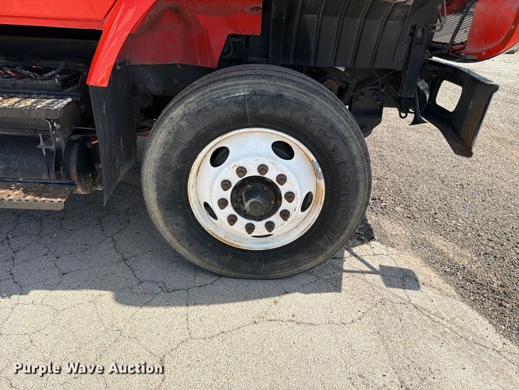 image for item EV6160 2006 International WorkStar 7400 digger derrick truck