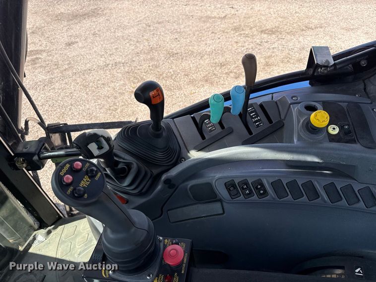 image for item EV6162 2006 New holland TS115A MFWD tractor