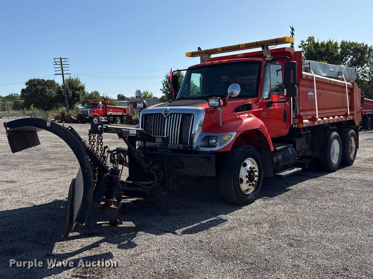 2007 International WorkStar 7400 dump truck