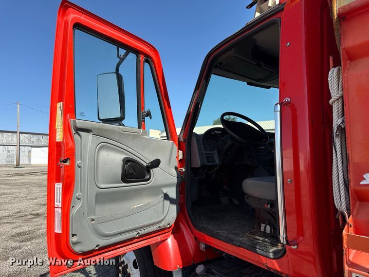 image for item EV6168 2007 International WorkStar 7400 dump truck
