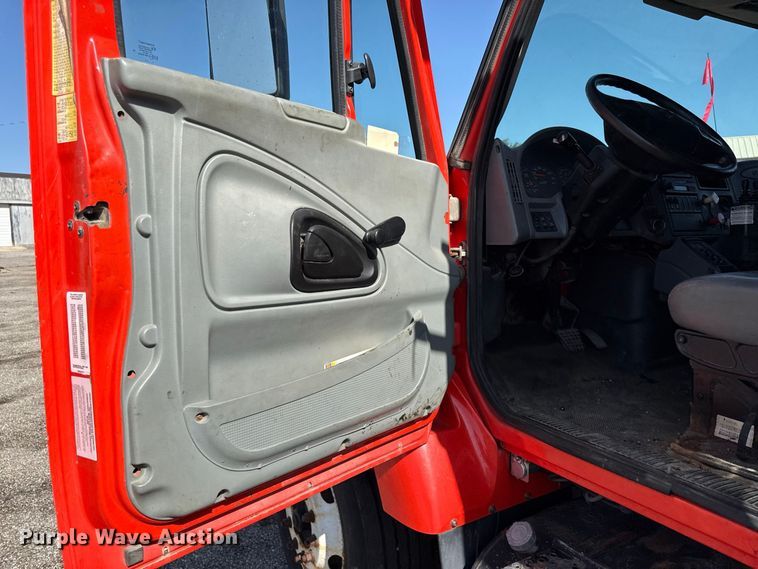 image for item EV6168 2007 International WorkStar 7400 dump truck